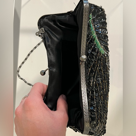 Beaded peacock feather clutch - Picture 4 of 6